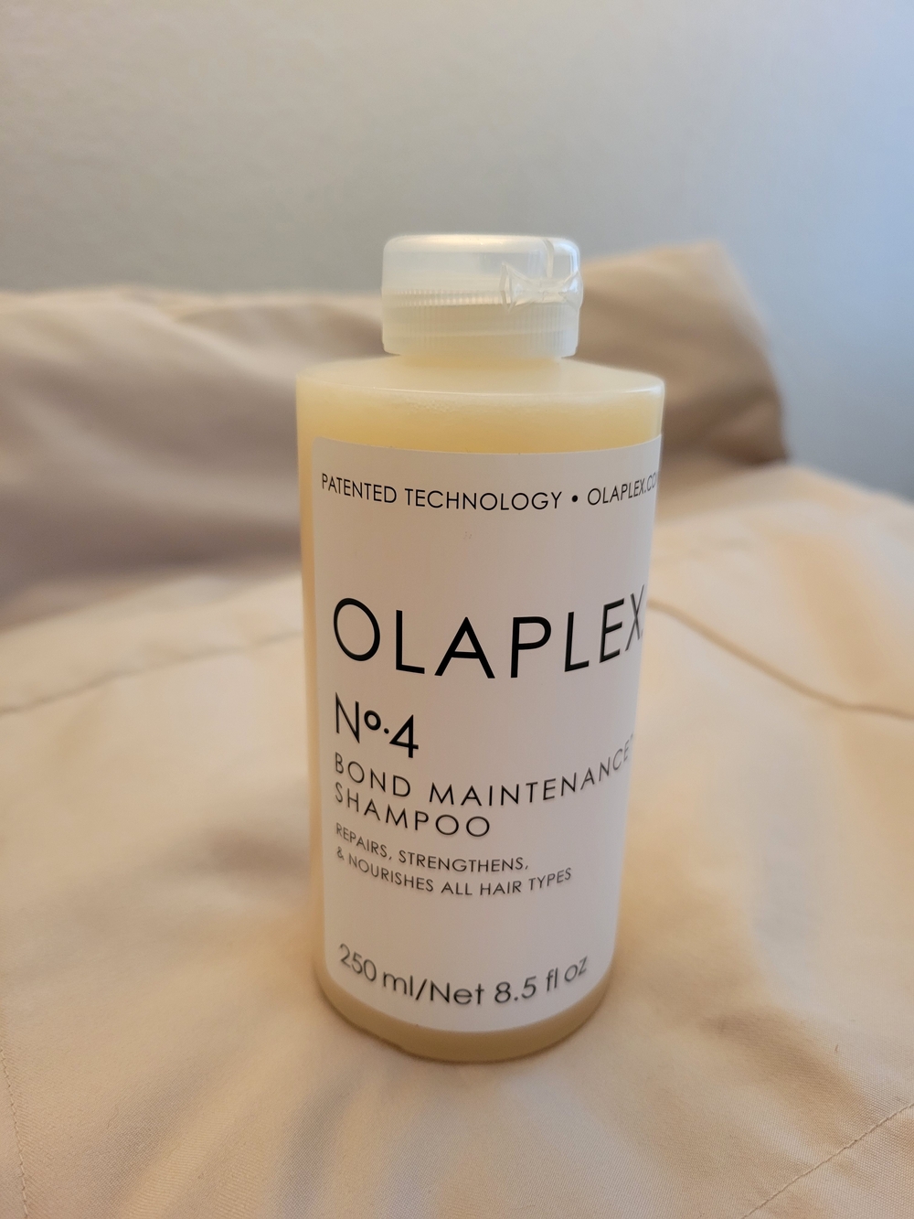 OLAPLEX No.4 Bond Maintenance Shampoo — 8.5 Fl Oz Brand NEW. Firm Price.